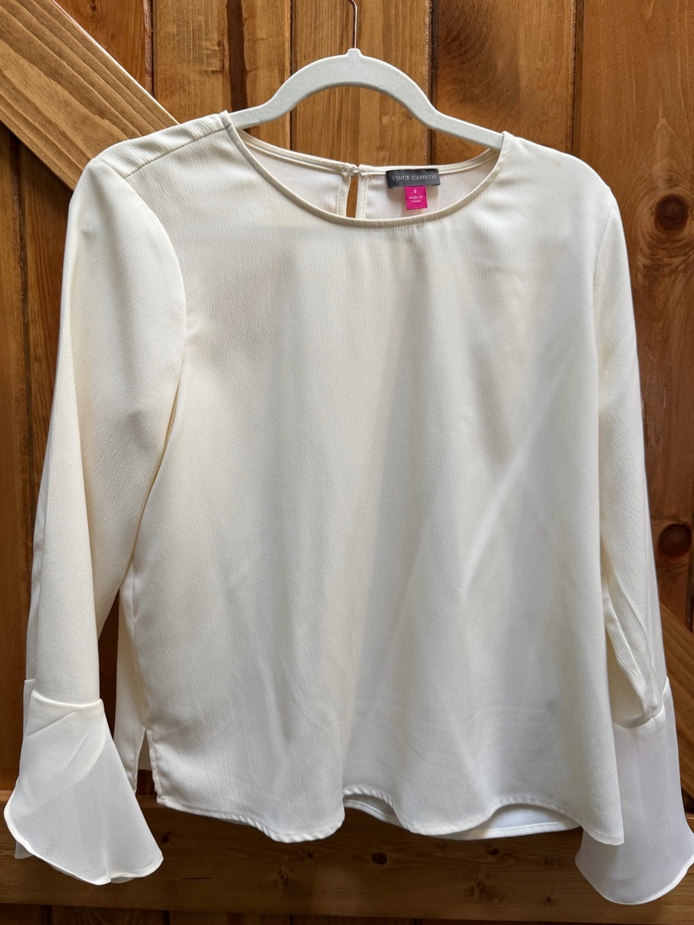 Vince Camuto Ivory Bell Sleeve Keyhole Back Blouse Size S